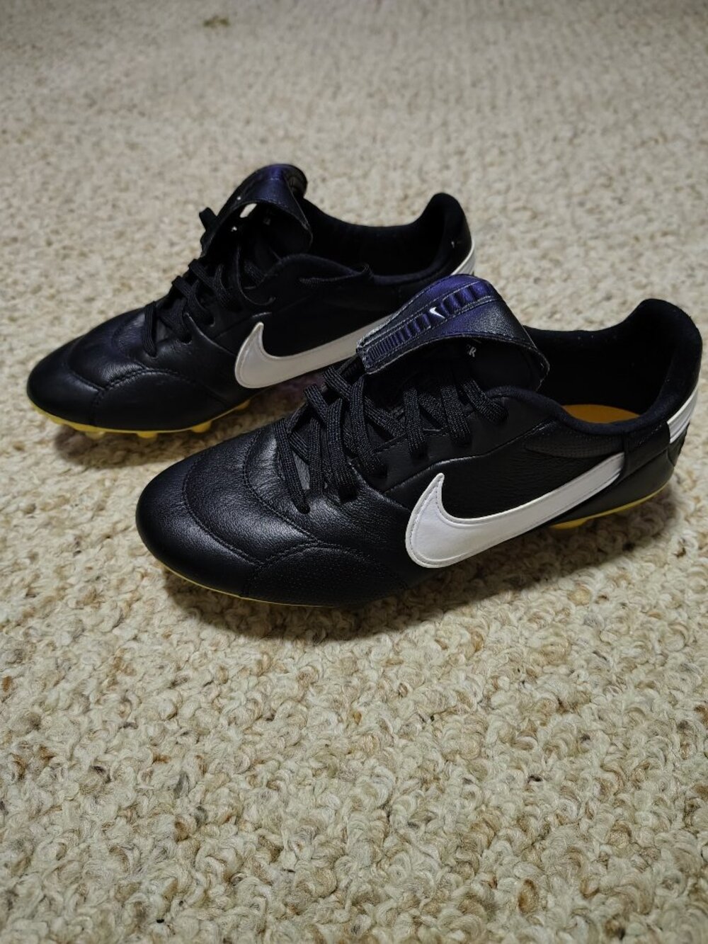 Nike Premier Fg soccer cleats size 5 kids